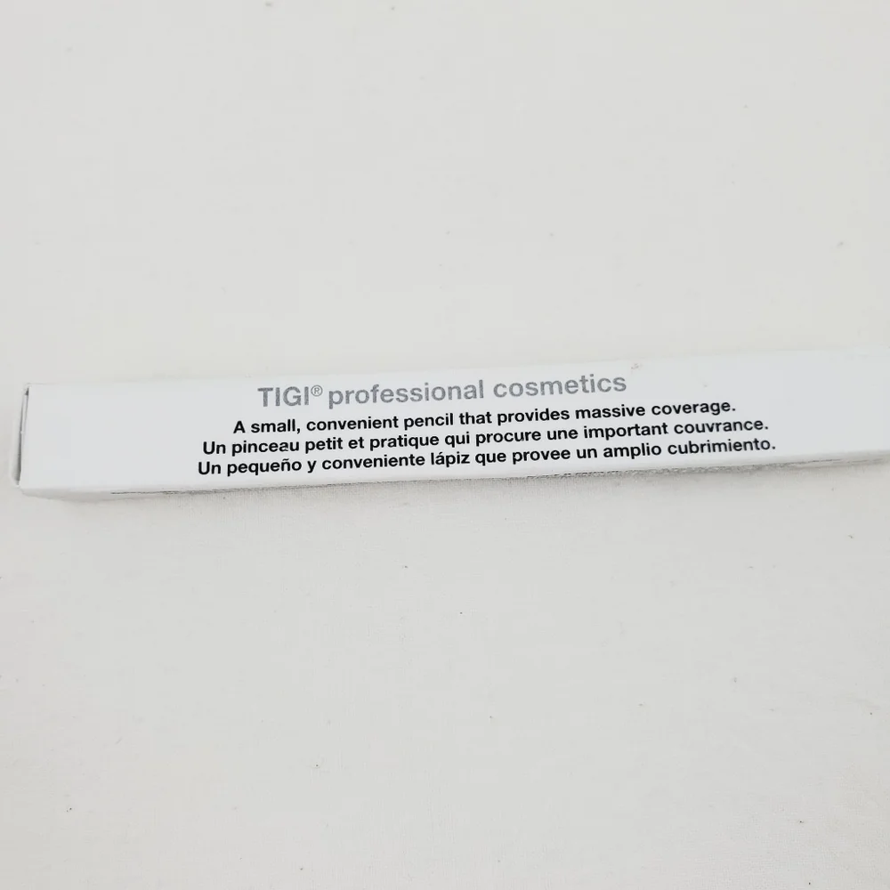 LAST ONE ❤️ TIGI concealer pencil shade medium